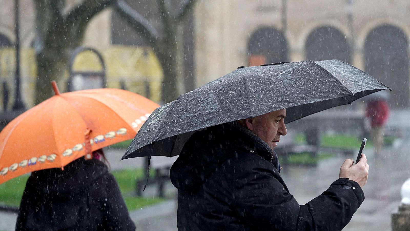 Un frente frío dejará cielos nubosos y precipitaciones en la Península - El tiempo | Ver