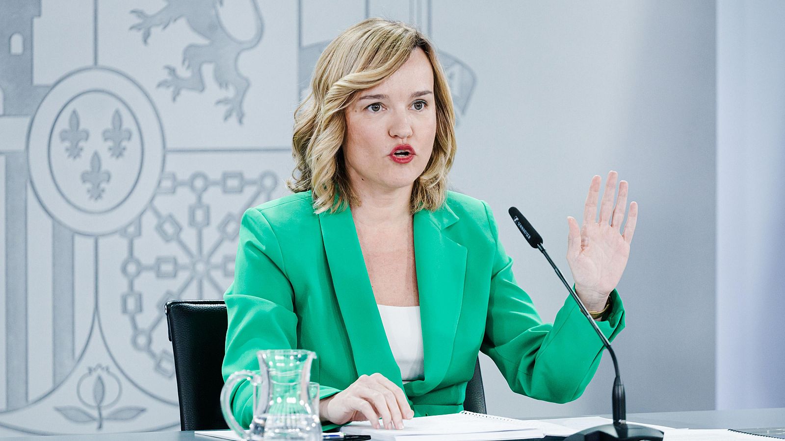 El Gobierno pide a Feijóo que explique si quiere condonar la deuda o "condenar"