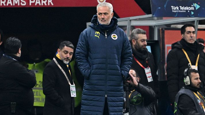  - El Galatasaray denunciará a Mourinho por un supuesto caso de racismo