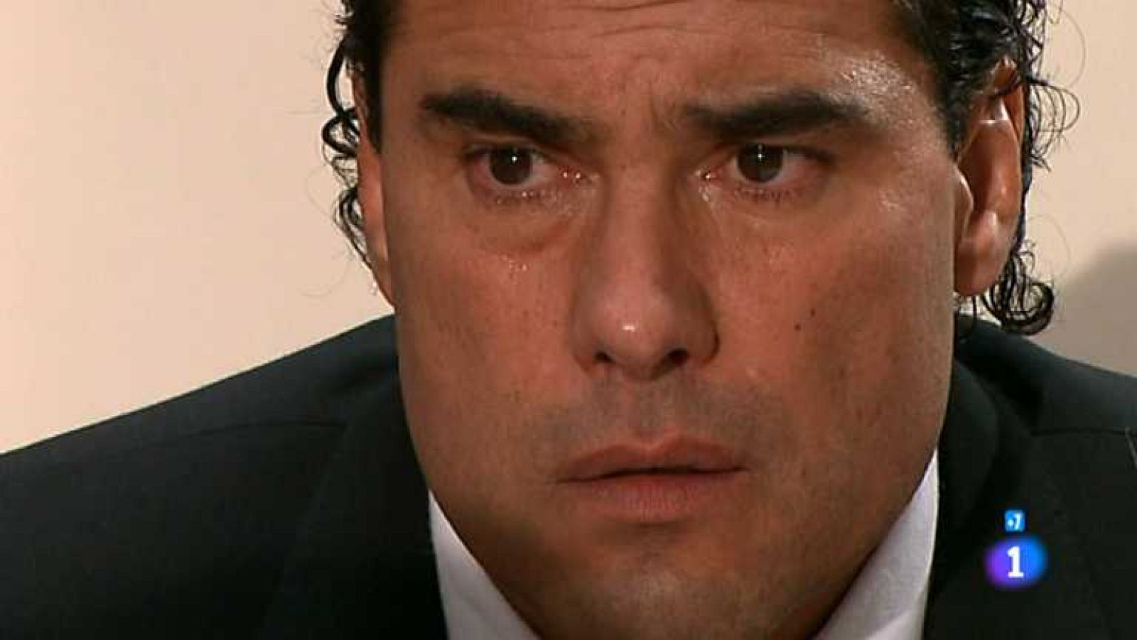 Amores verdaderos - Capítulo 61 - El médico exige a Victoria y Nelson armonía familiar - ver ahora