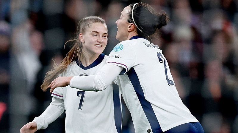 Jessica Park adelanta a Inglaterra tras un rechace (1-0)