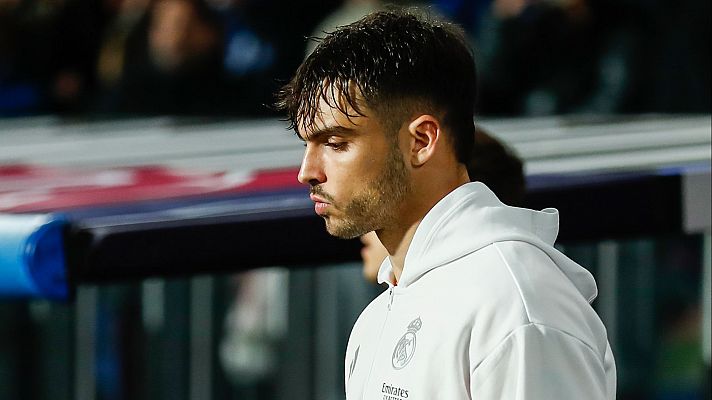 Sánchez Martínez detuvo el Real Sociedad-Real Madrid por gritos de odio contra Asencio