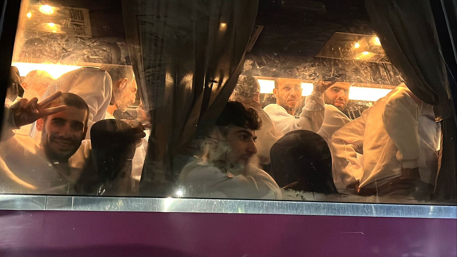 Hamás entrega los cuerpos de cuatro rehenes e Israel libera a más de 600 presos palestinos | Ver