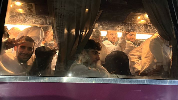 Telediario Matinal - Hamás entrega los cuerpos de cuatro rehenes e Israel libera a más de 600 presos palestinos