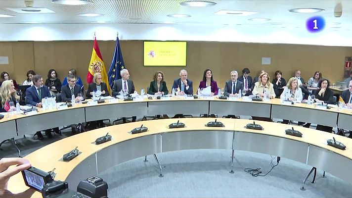 L'Informatiu - Crítiques creuades per la plantada del PP al Consell de Política Fiscal