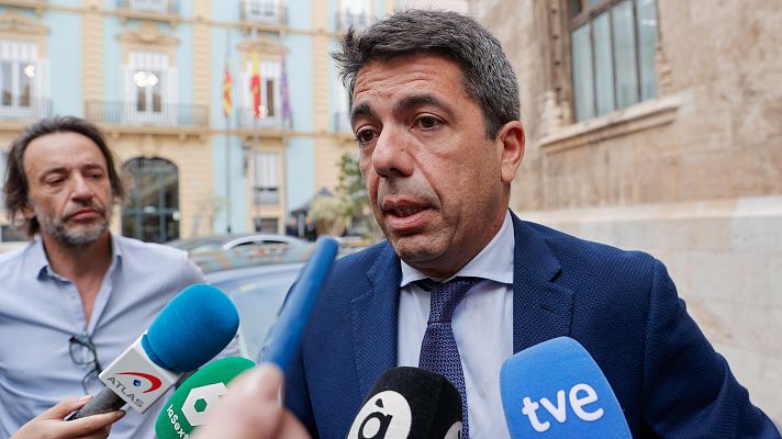 Mazón no responde a si se siente respaldado por Feijóo y se limita a decir que quiere centrarse en "trabajar"