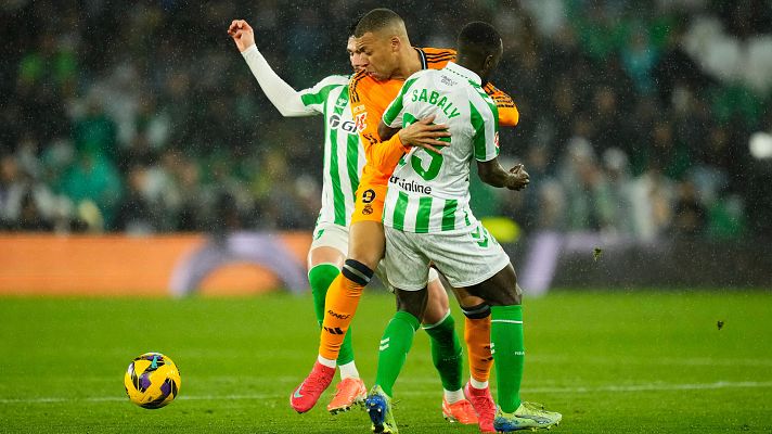 Resúmenes de LaLiga - Betis-Real Madrid: resumen del partido de la 26ª jornada de Liga | Primera