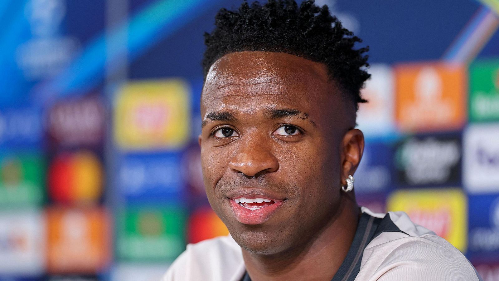 Vinícius: "Los árbitros en Europa protegen más a los jugadores"