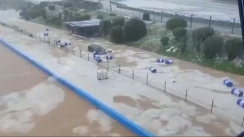 Graves inundaciones en el Circuito de Jerez por fuertes lluvias - El mundo en 24 horas | Ver