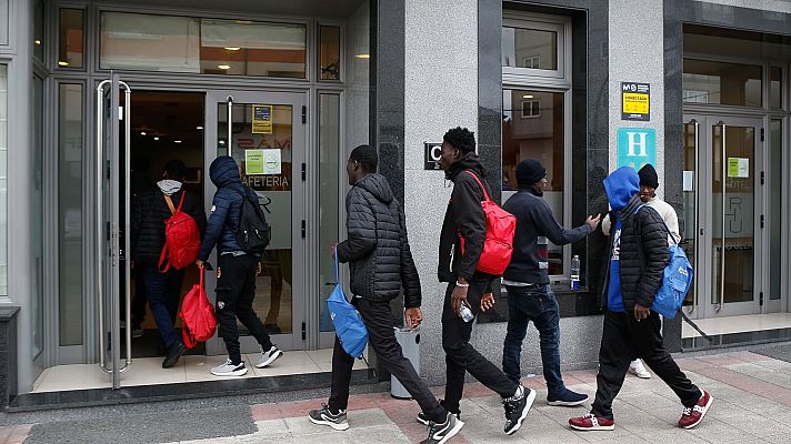 Telediario 2 - Acuerdo entre PSOE y Junts sobre la inmigración: ¿qué opinan las ONG?