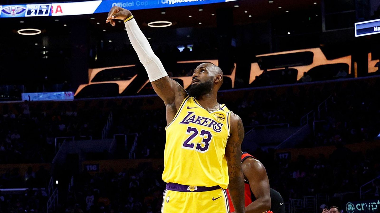 LeBron James alcanza los 50.000 puntos en la NBA - La tarde en 24h | Ver