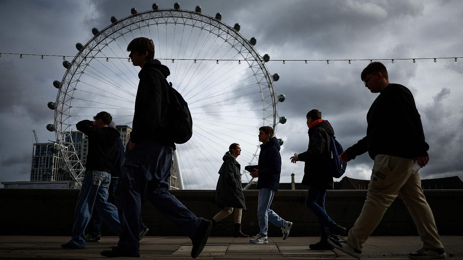 Reino Unido obliga a registrarse online para viajar al país a partir de abril | Ver