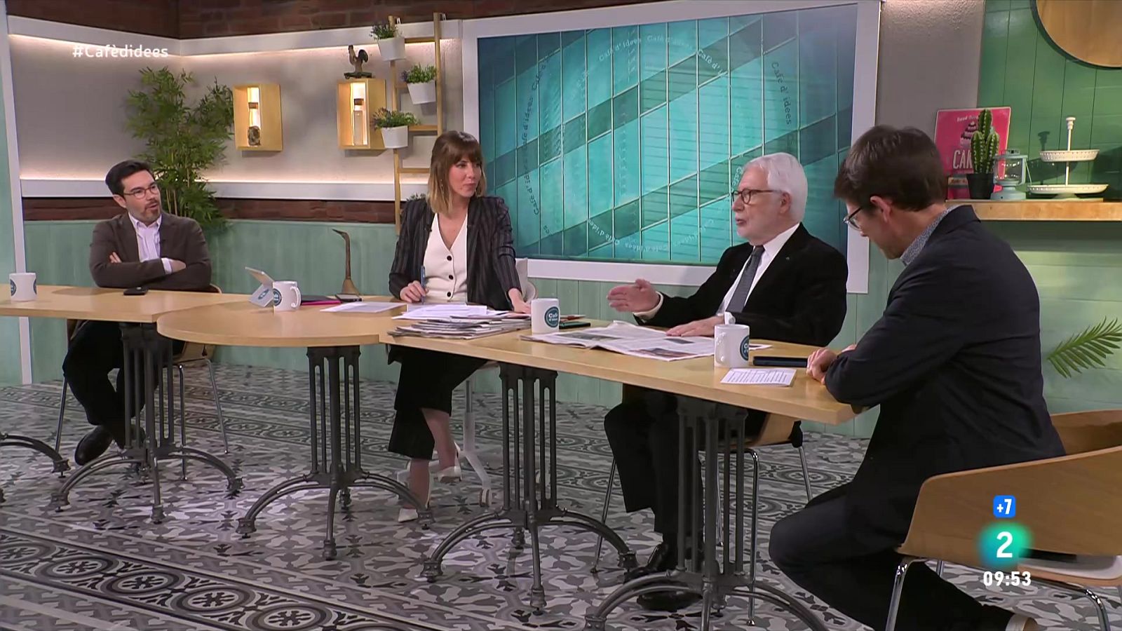 Lorena Amo entrevista la consellera d'Igualtat i Feminisme. L'escriptor ens presenta la novel·la 'En l'amor i en la guerra'. I parlem amb el RACC