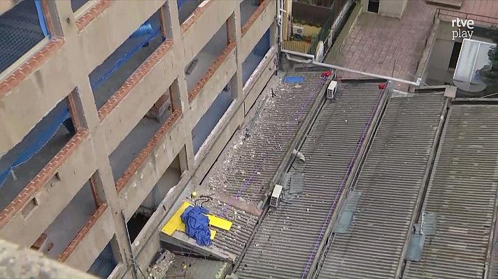 L'altaveu - Veïns de l'Eixample denuncien estar en contacte amb amiant