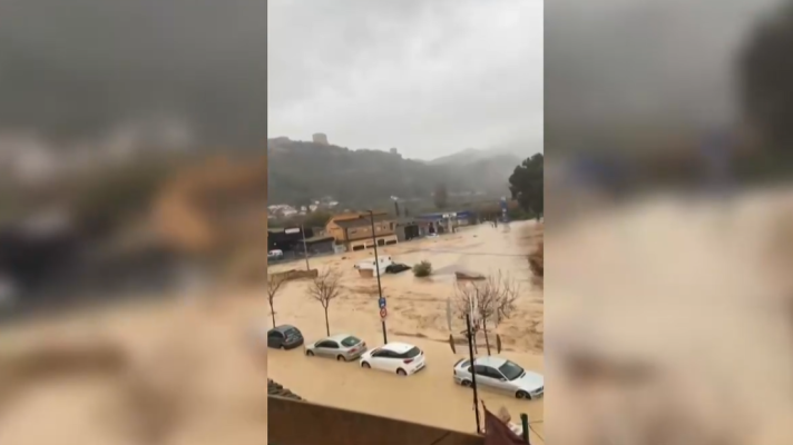 La tarde en 24h - Las fuertes lluvias convierten en ríos las calles de Lorca, en Murcia