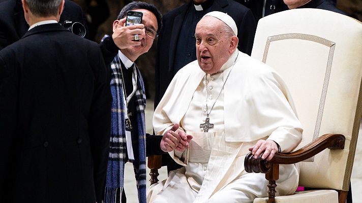 Telediario 2 - El papa envía su primer mensaje de audio tras 21 días hospitalizado