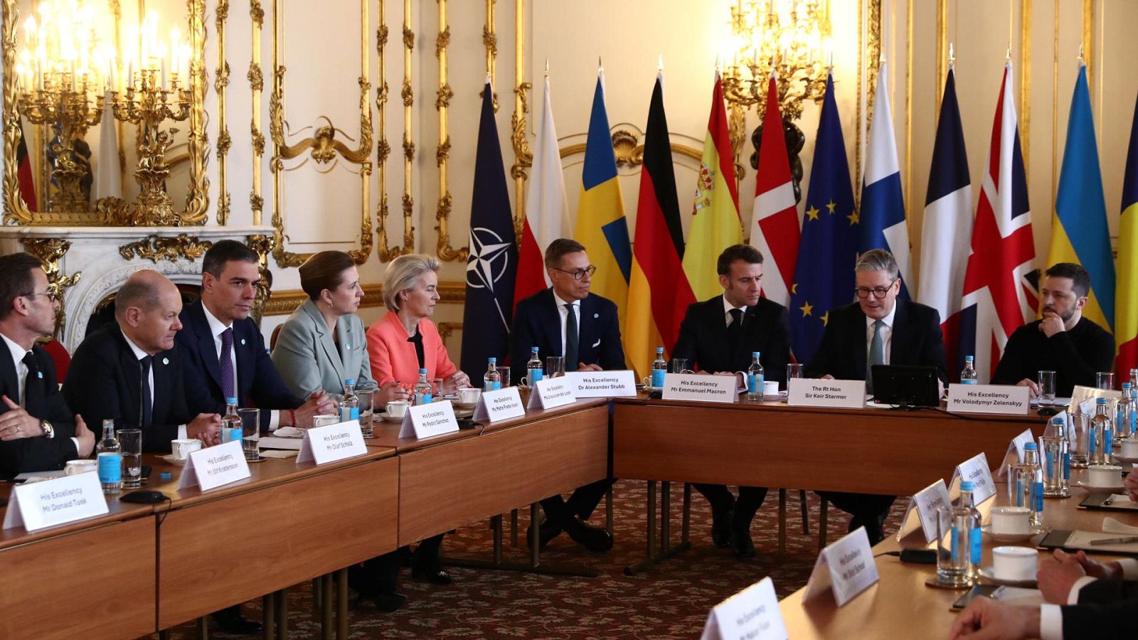 Europa decide rearmarse para enfrentar la nueva alianza entre EE.UU. y Rusia | Ver