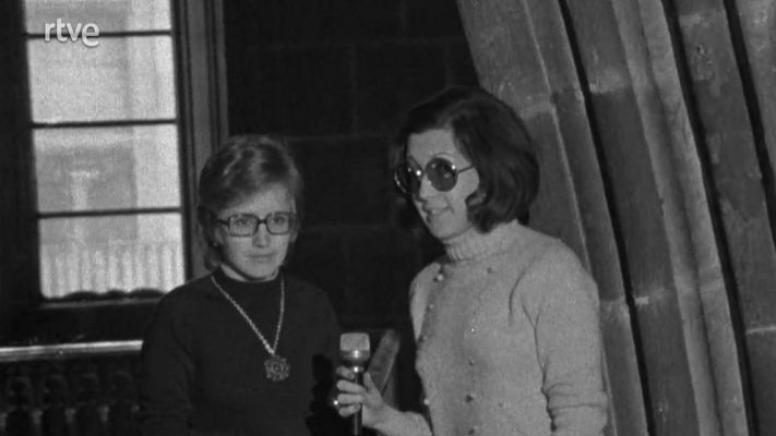  - Rosa Maria Calaf entrevista a Maria Cinta Vidal en la Bolsa de Barcelona