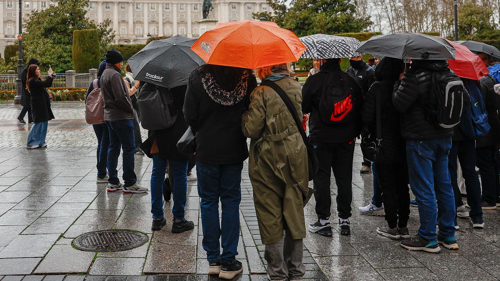 La borrasca Jana deja lluvias, viento y bajada de temperaturas - El tiempo | Ver