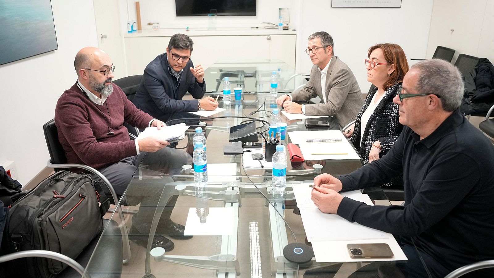 Transportes y el Govern pactan más personal tras el caos ferroviario en Cataluña - Fin de semana 24h | Ver