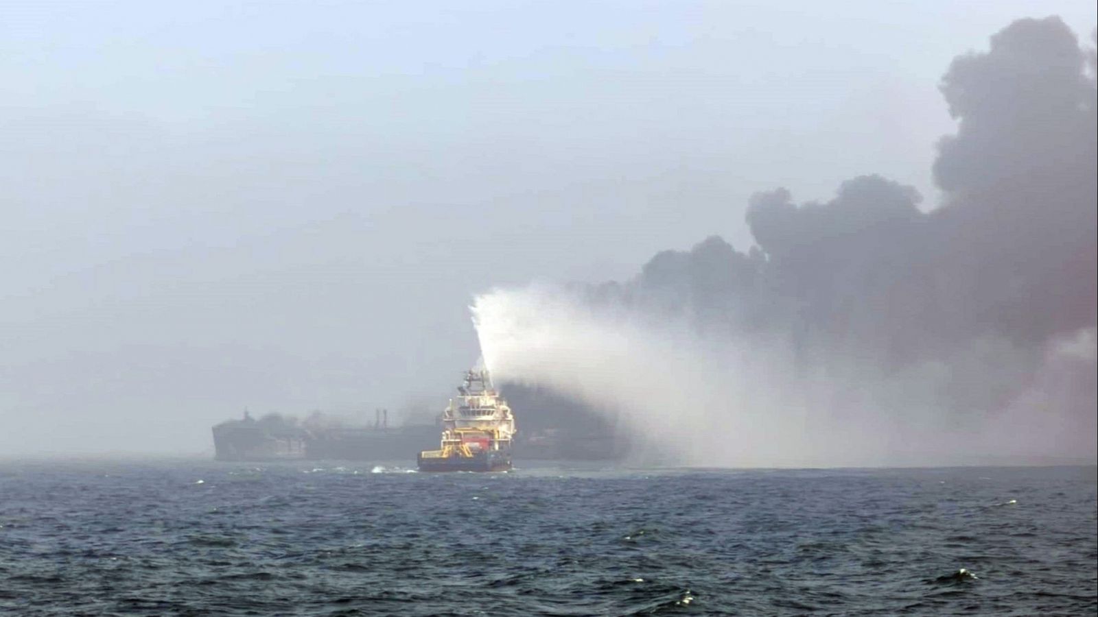 Un petrolero y un carguero provocan un incendio al chocar en el mar del Norte