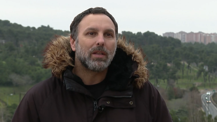 Telediario 2 - Arbide, autor de 'Con el agua al cuello': "Las devoluciones en caliente en Grecia son una herramienta central de la gestión migratoria"