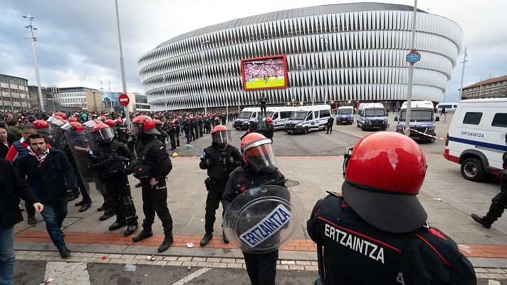  - Seis detenidos, cuatro de ellos italianos, en los incidentes en el exterior de San Mamés