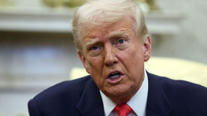 Telediario 2 - Trump amenaza con aranceles del 200% al vino y champán de la UE