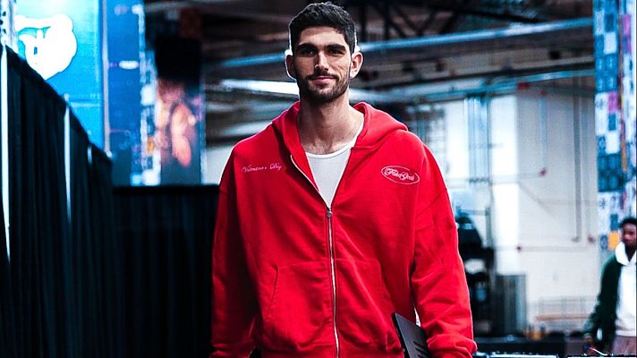 Baloncesto en RTVE - Entrevista con Santi Aldama: "Estoy preparado para asumir la responsabilidad de #LAFAMILIA"