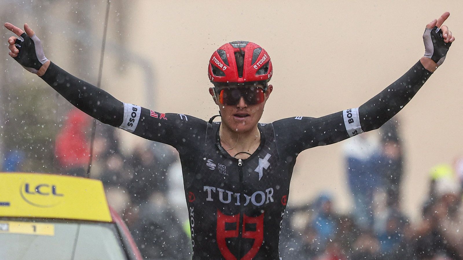 Michael Storer se impone en Auron para ganar la etapa 7 de la París-Niza 2025