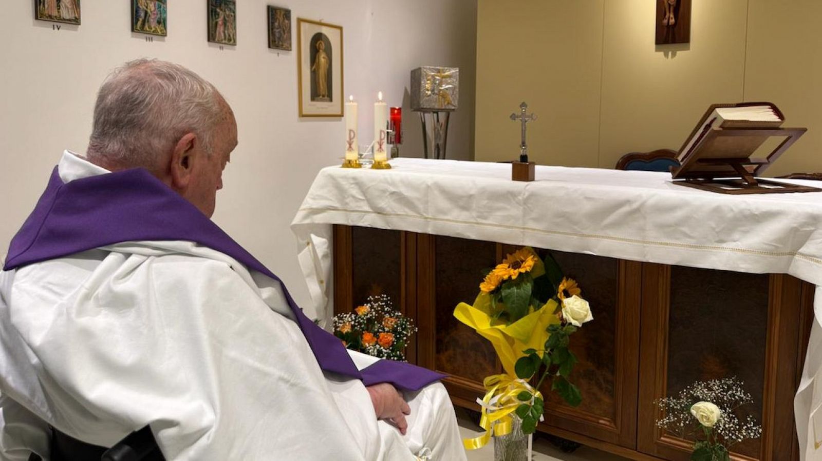El Vaticano comparte la primera foto del papa tras un mes hospitalizado