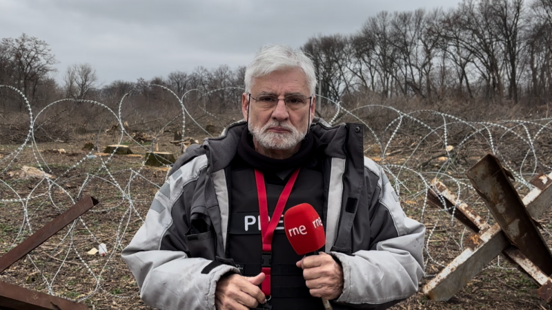 Radio 5 Actualidad - Ucrania sigue construyendo posiciones defensivas en los distintos frentes del Donbás - Ver Ahora