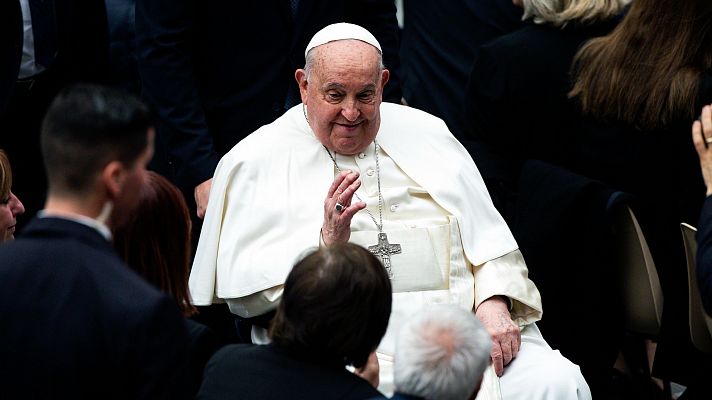 El papa Francisco pide "desarmar la Tierra" en una carta desde el hospital
