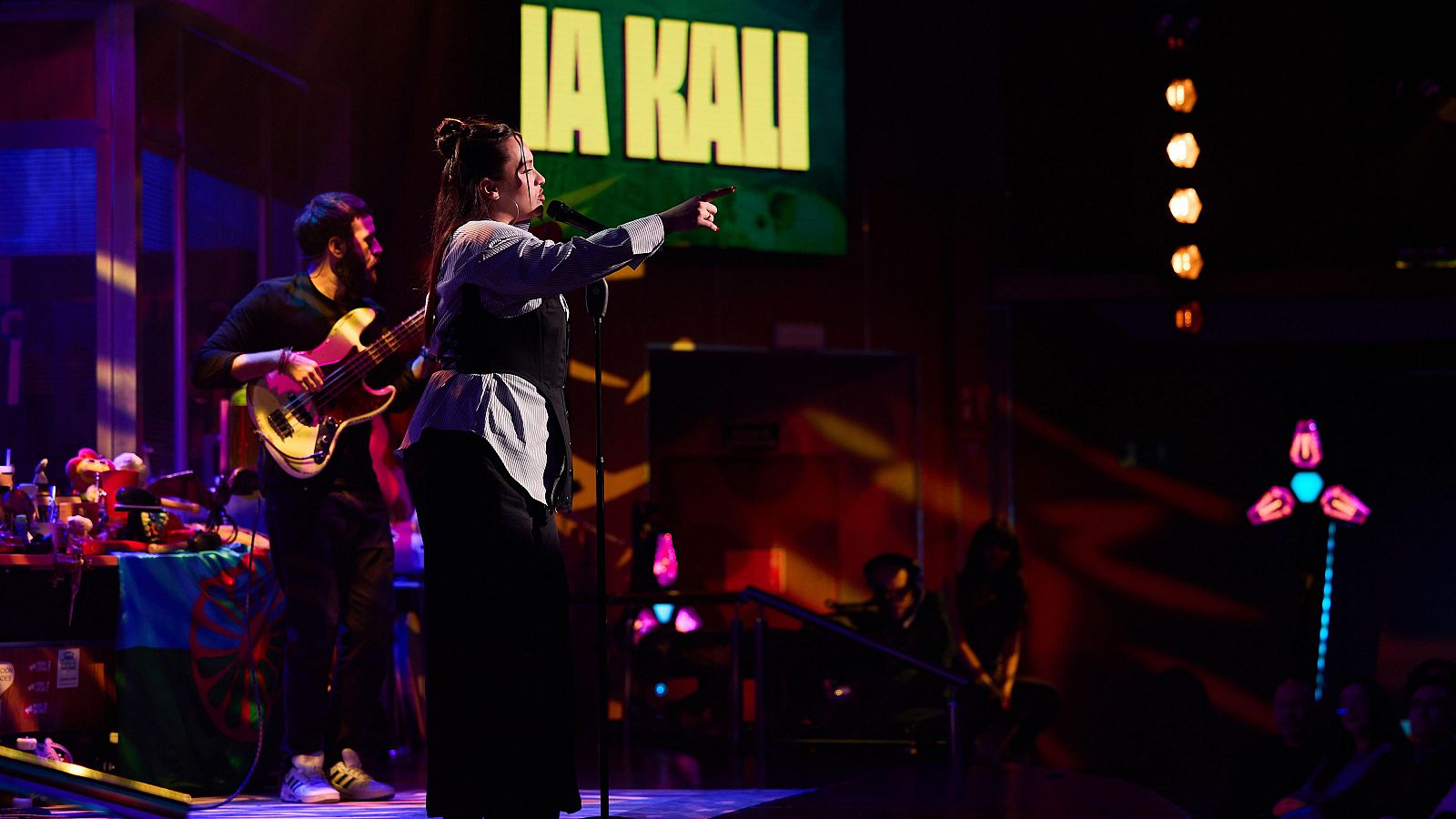 La Revuelta | Lia Kali canta "Niño"