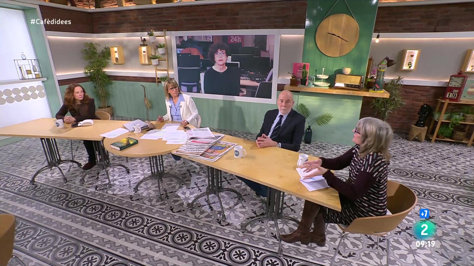 Gemma Nierga entrevista el director general d'Airbnb Espanya. L'escriptor presenta 'Diagonal Manhattan'. I Pau Miró i Toni Casares parlen de l'obra