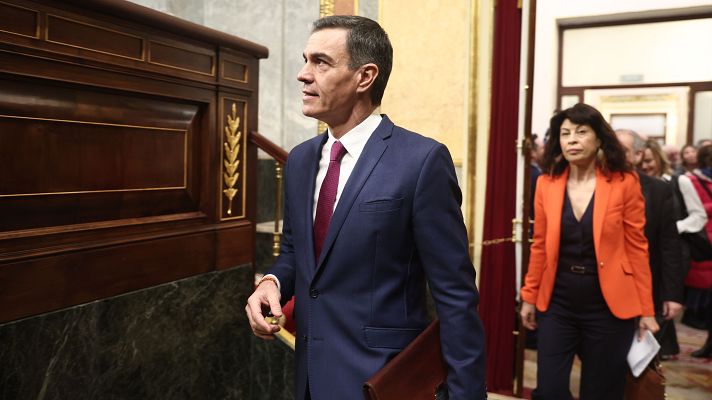 Telediario 1 - El reparto de menores migrantes marca la sesión de control al Gobierno