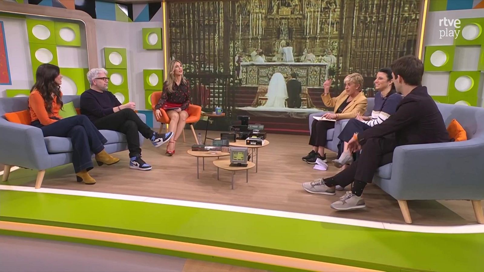 Pluges, taxímetres, astronautes i Julio Iglesias | L'altaveu - L'altaveu | Veure