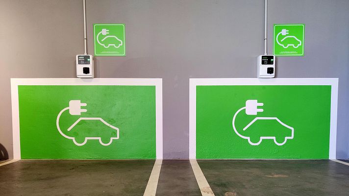 La Anfac propone un decálogo para acelerar el despliegue de puntos de recarga de coches eléctricos