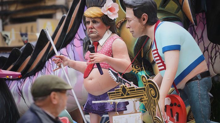 Telediario 2 - Los visitantes disfrutan del último día para ver las fallas