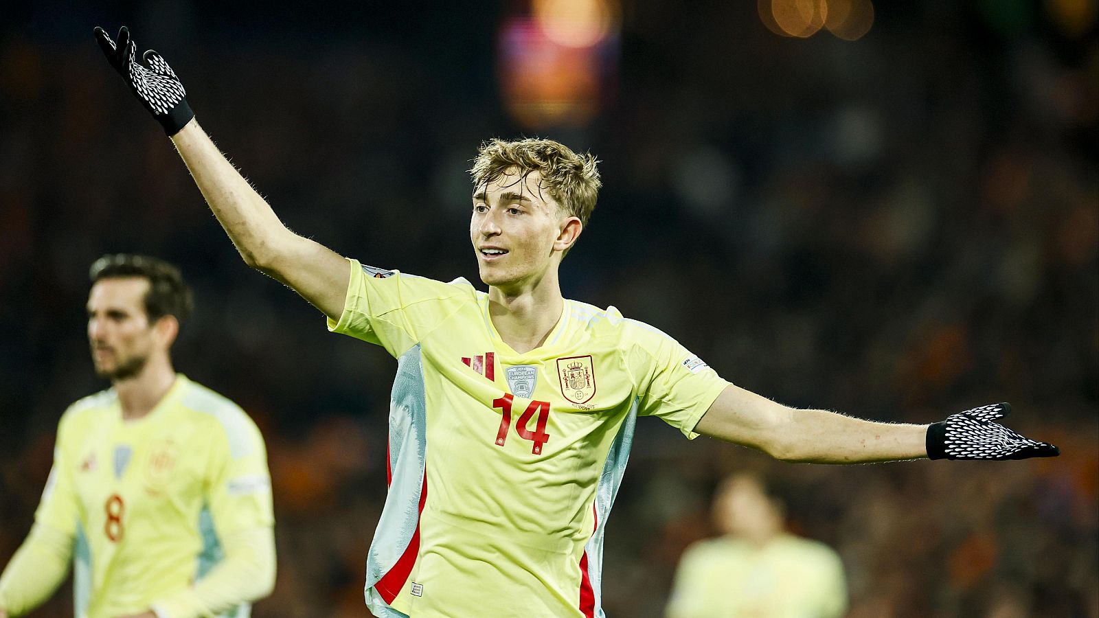 Dean Huijsen, tras su debut con España: "Para mí es un sueño y estoy encantado de jugar en este equipo"