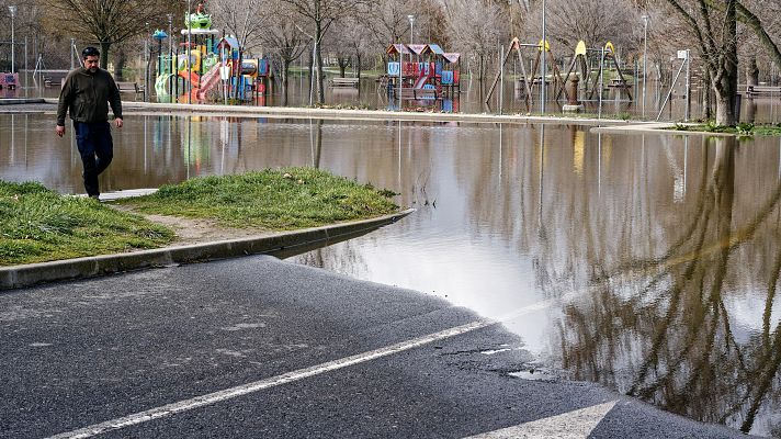 La hora de La 1 - Desalojan a hombros a los residentes de una casa de monjas en Ávila por las inundaciones