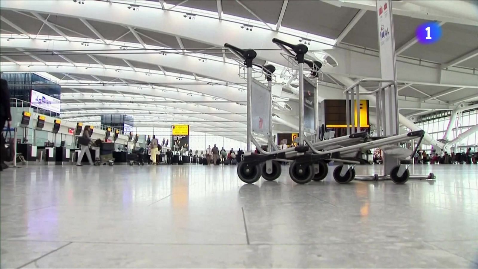 Heathrow tanca i cancel·la tots els vols - L'Informatiu | Veure