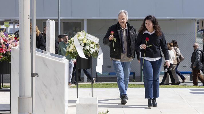 L'Informatiu - Acte de record a les víctimes de la catàstrofe aèria de Germanwings