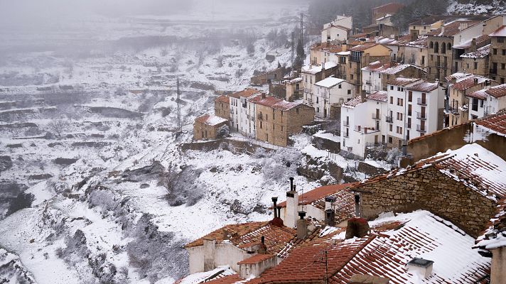 La borrasca Martinho se despide con nieve, viento y mucho oleaje