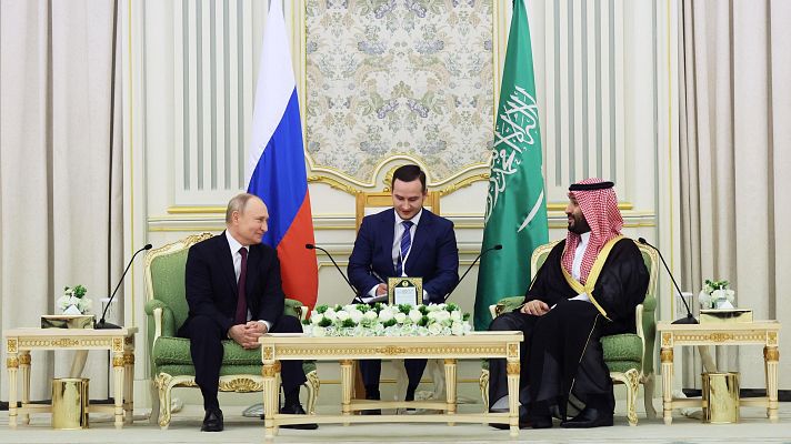 Telediario Fin de Semana - Arabia Saudí se convierte en escenario de cumbres y reuniones de paz