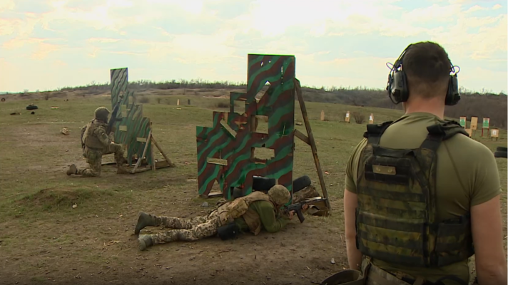 Telediario 1 - Kiev entrena a nuevos reclutas para luchar en el frente