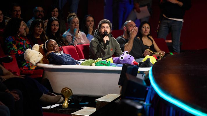 La Revuelta - Un árbitro y una concursante de Gran Hermano