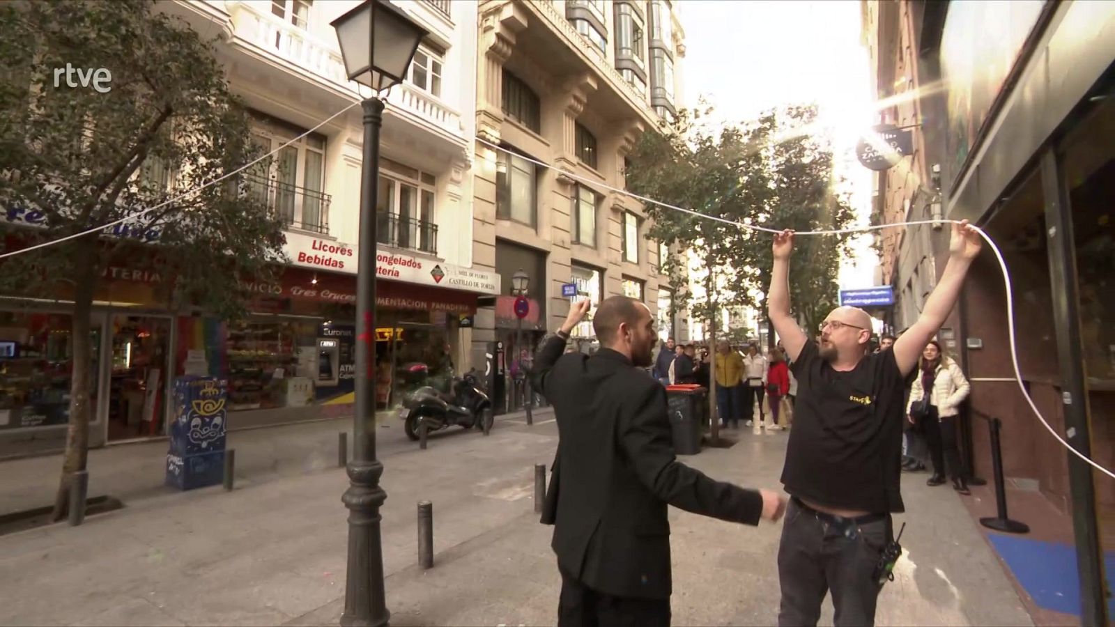 La Revuelta | ¿De dónde viene el cable para el teletexto? 24/3/25 - La Revuelta | Ver