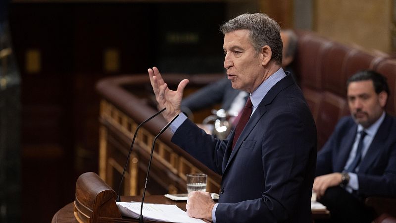 Feijóo tacha a Sánchez en el Congreso de "adalid de la decadencia y la descomposición"