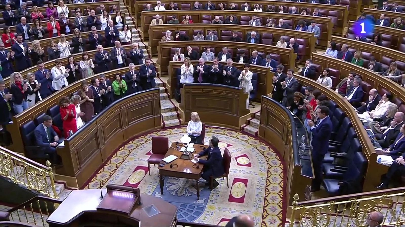 Pedro Sánchez defensa la Congrés l'augment de la despesa militar - L'Informatiu | Veure